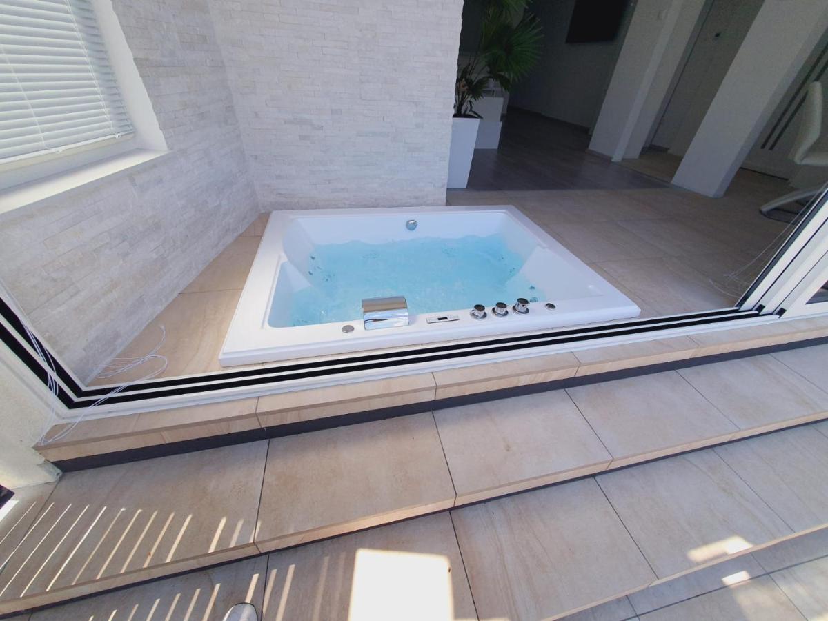 Jacuzzi Penthouse Apartment Matulji Kültér fotó